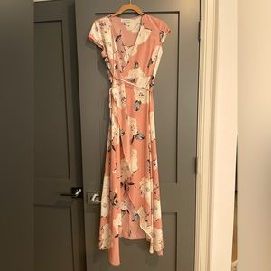 Size 8 ShowPo dress
Great condition!